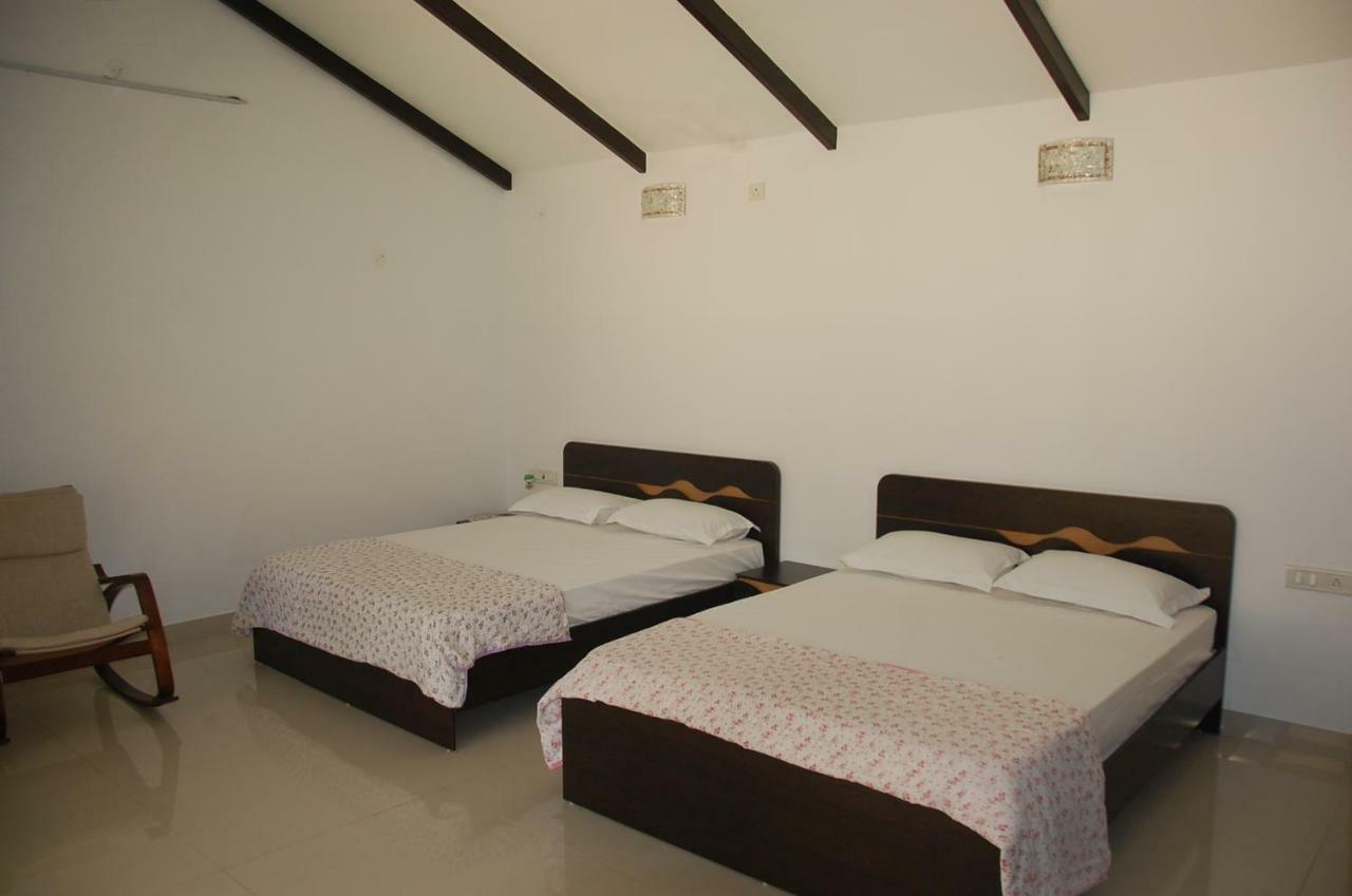 Nivaant Holidays Alibag Hotel Kültér fotó